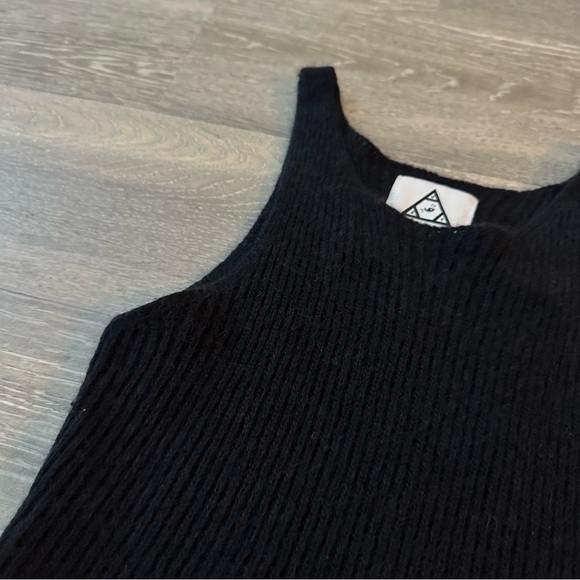 UNIF Knit Tank - Picture 2 of 5